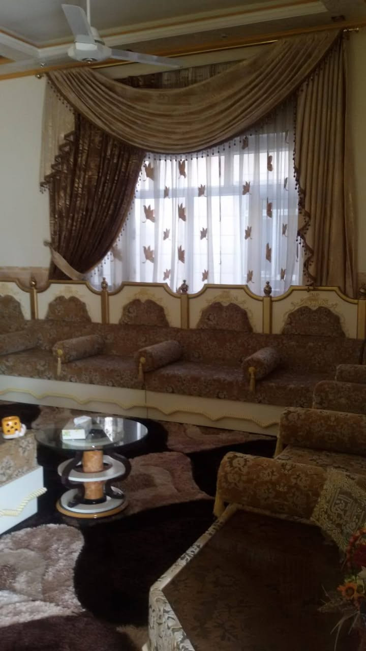 فله للبيع
المساحه 600
الموقع ورديه /شارع المشجر /١٠٠ متر لشارع ورديه
كما موضح بل صور
طابق الارضي غرفتين نوم وهول استقبال ومطبخ وصحيات وكراج وحديقه
طابق ثاني غرفتين نوم وهول
بناء فول
السعر اتصل وتدلل
طابو زراعي سند 25

مراجعه مكتب الأهرام لعقار والمقالات شارع 60قرب مجمع الضامن الطبي *********** بيه واتساب
