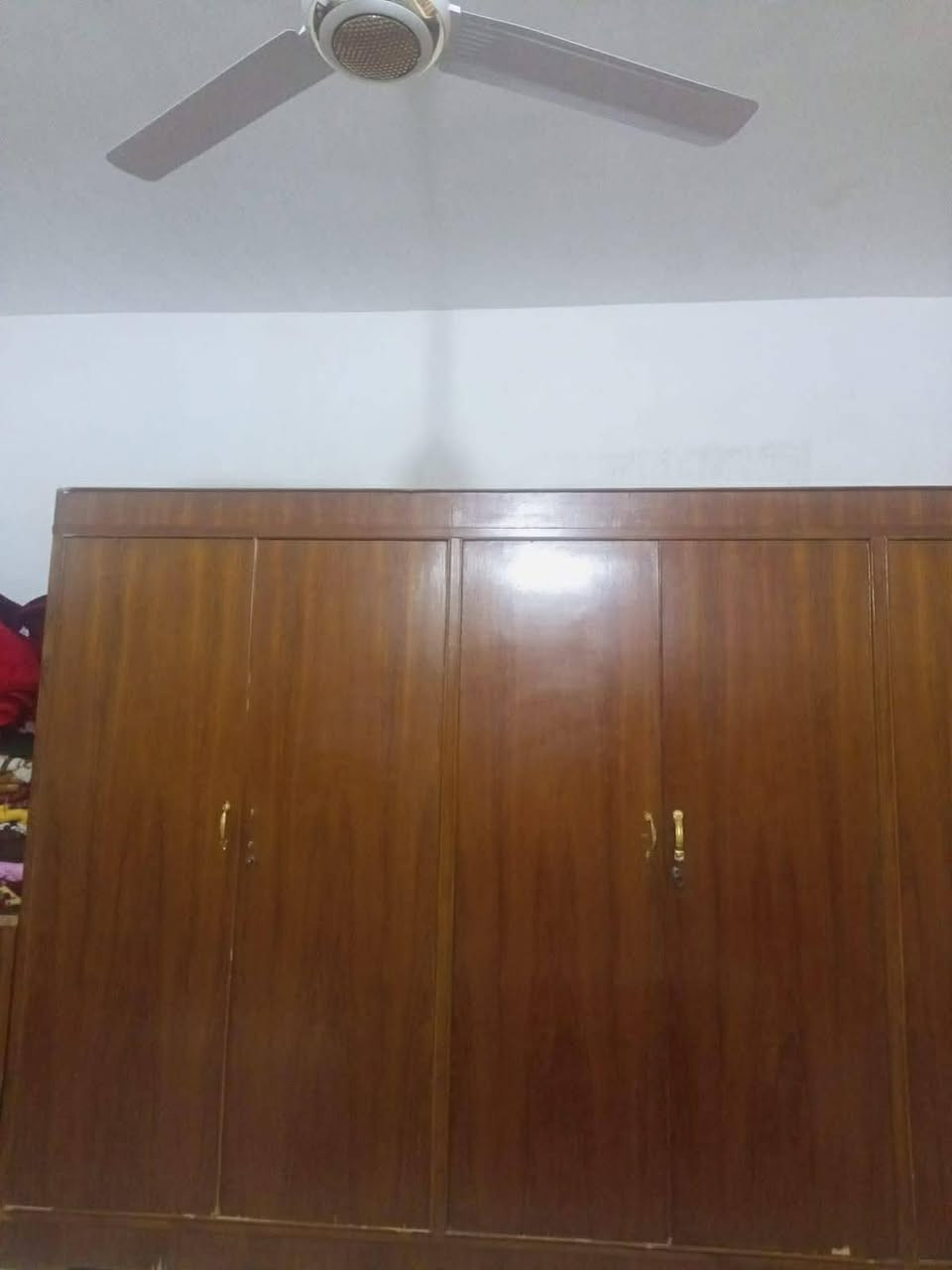 للبيع غرفه نوم حطاطه مع دوشك سعر ٥٥٠ وبيه مجال ع خاص
رمادي 
*********** للإستفسار
