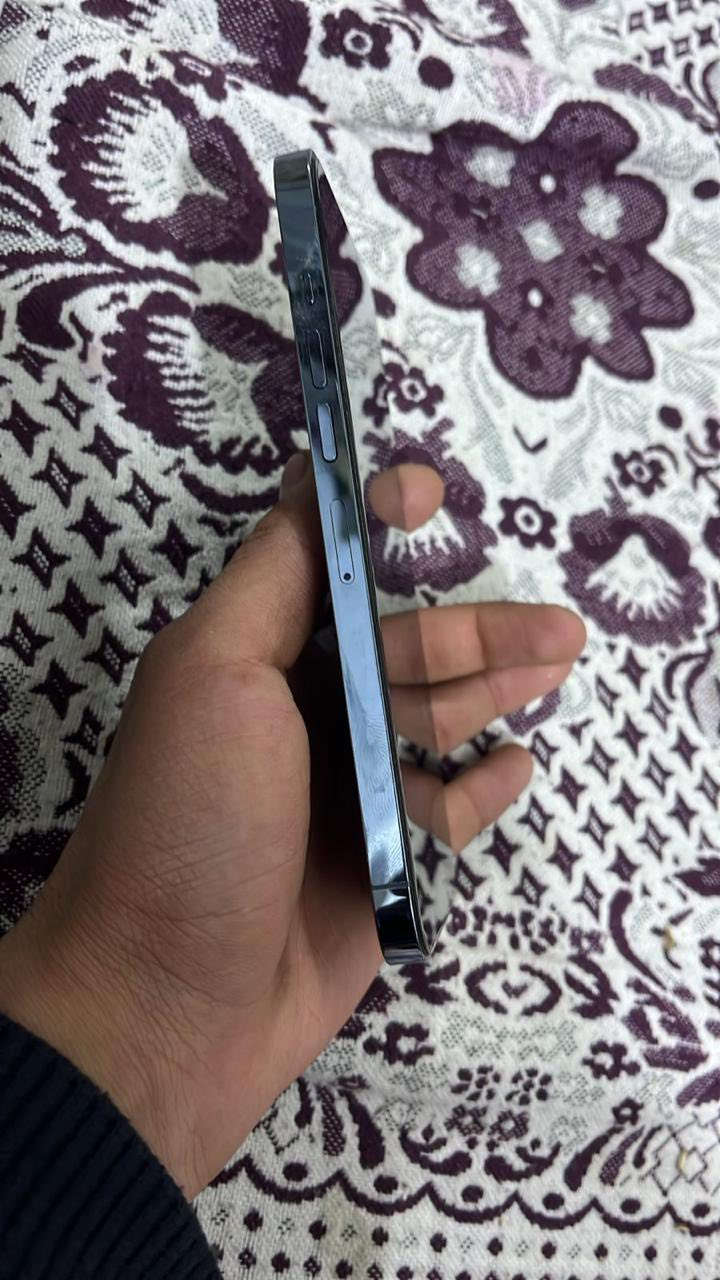 ايفون 13برو ماكس نضيف بمعنه الكلمه شخط مابي بطاريه 94مفول الجهاز سعره750مكاني كربلاء ***********
