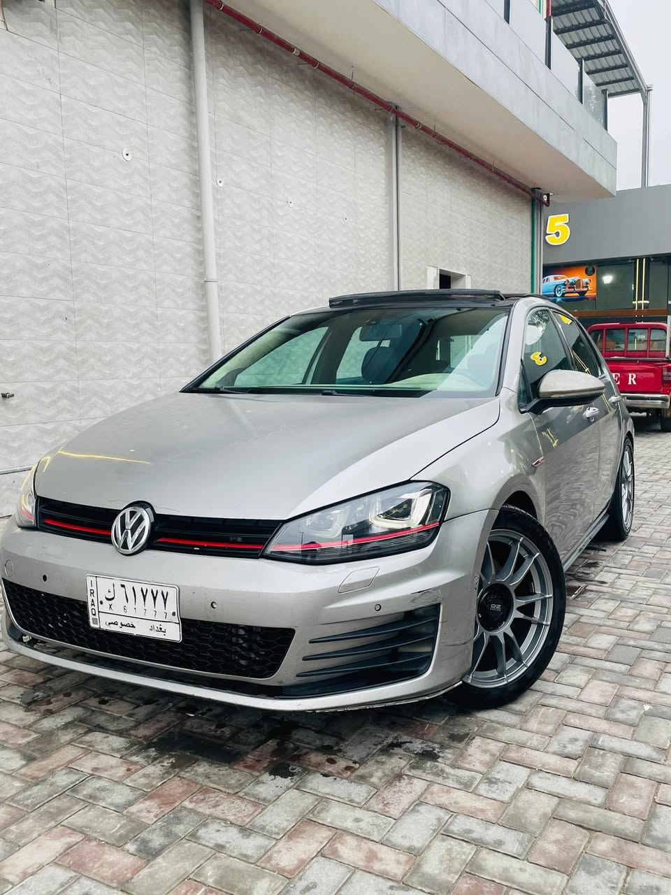 كولف gti 2016 خليجي
صبغ حزام 
السياره ماشيه 111 الف كيلو
 رقم بغداد
عليها شوته رياضي و انتر كولر وويل oz
دشبول الكتروني 
كشنات مخمل 
السياره بيهه نقوصات ملحكت اكملهن 
السعر ١١٥ ورقه وبيها مجال بسيط
مكان السياره  بغداد مجمع 28 نيسان
***********
