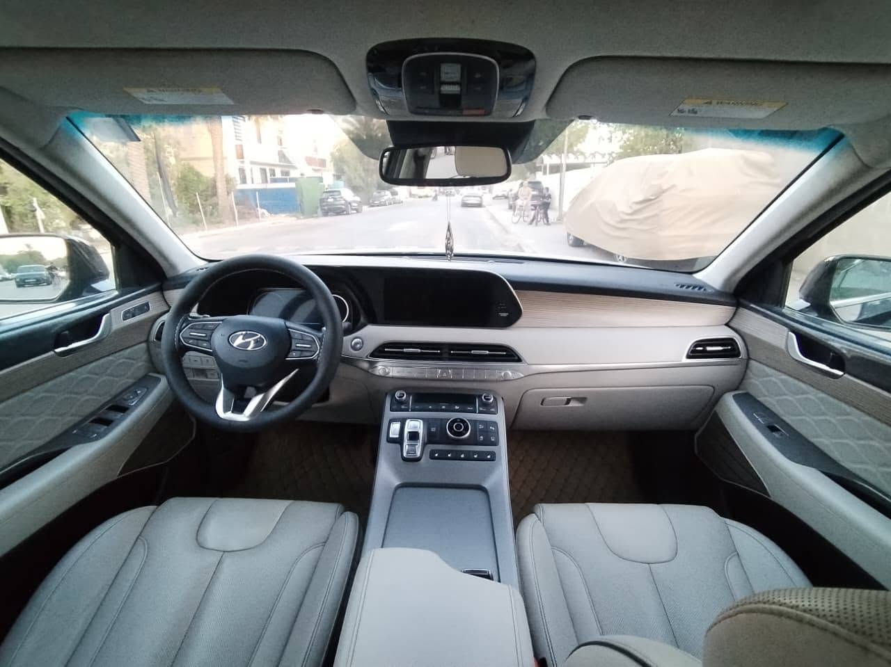 ‏Hyundai palisade  2022 Calligraphy
هونداي بلسايد كاليغرافي 
الموديل : 2022
الون : نيلي 
العداد :93 ميل  قابل للزياده
رقم بغداد
رقم الشاصي موجود بالصور 
حادثها قبق الجنطه مبدل ومصبوغ اصلي 
المواصفات :-
1-شاشة عرض داتشو 
2-المحرك   v6    3.8 
3-بصمة تشغيل + بصمة ابواب +تشغيل عن بعد 
5-فتحة سقف +بانوراما
6-سماعات هارمن كاردن عدد 16
 7-رادار امامي  + خلفي  
8-حساسات امامي + خلفي 
9-كامرات  360 درجة 
10-كشنات امامي خزن ميموري 
11-كشنات كهربائي تدفئة وتبريد الاماميه والخلفيه 
12-انارة داخليه (محيطيه)  
13-بردات جانبية
14-تبريد مركزي امامي + خلفي منفصل التحكم
15-تحكم ستيرن + شفتات
16-تدفئة ستيرن 
17-مرايا هيتر  
18-صندوق كهربائي شفط + اربع وضعيات فتح صندوق
19-وضعيات قيادة  (5)
20-ويل كب حجم  20 
21-اوتو هولد + نقطة عمياء +توقف ذاتي لتفادي الاستطام 
22-سايد بريك بصمة + مثبت سرعة
23-شحن وايرلس 
24-إشارات بالمرايا  + إشارات جانبيه
25-اوتو هولد 
26-تحديد مسار
27-شاشة ديجتال كبيرة
28-تشغيل عن بعد .
30-دفع رباعي 
31-نظام مانع انزلاق 
32-نظام نزول منحدرات
وبعد بيها هوووواي مواصفات 
السعر 260 ورقه وبيها مجال
للاستفسار اكثر يرجى 
الاتصال بالرقم ***********
