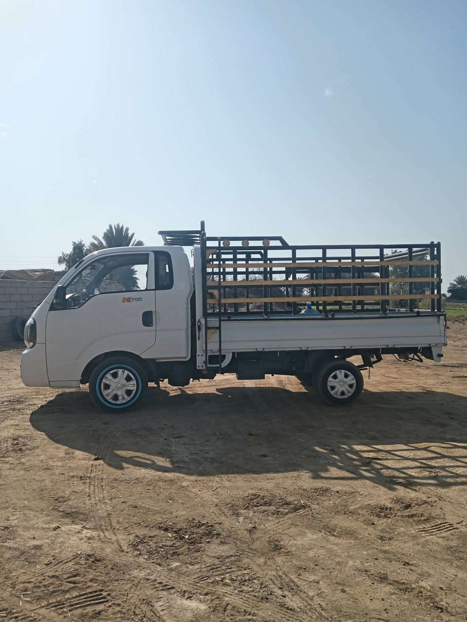 سلام عليكم كيا حمل موديل 22 شكل 23 مكفوله كفاله عامه  من عده بيه بارد  2028 بدون محجر سعر142موقع الدوانيه الرقم***********5///***********
