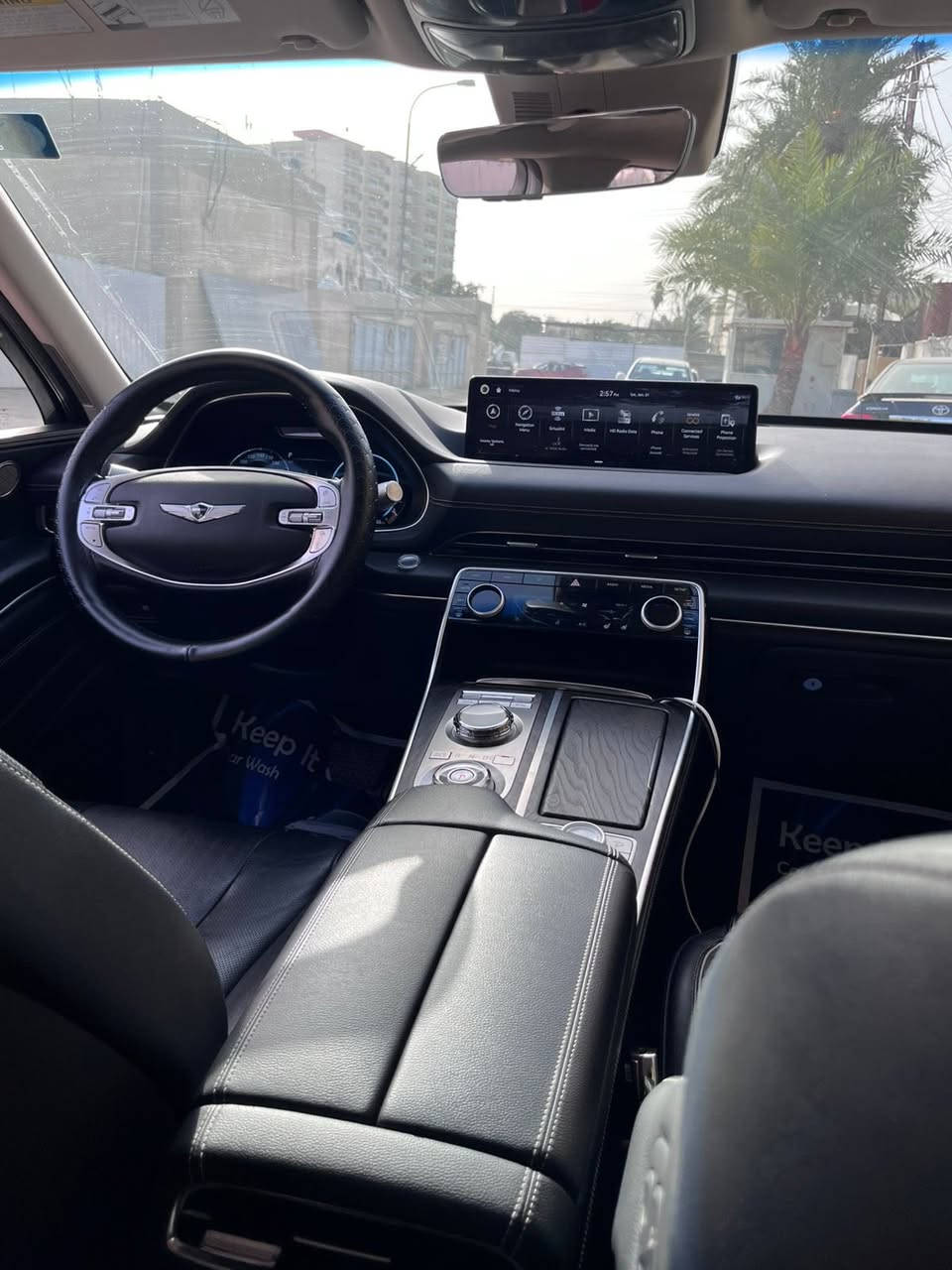 Gv80 2023
السيارة 4 سلندر برستيج
ماشية 25 الف ميل
رقم بغداد بأسمي

KMUHBDSB1PU118643
السيارة ضررها صبغ جهة اليسار بدون دواخل 
الايرباك سليم 
السيارة بدون نقص وتصليحها مال جناي 
مواصفات البرستيج معروفة 
مبيها بارد بغير مكان
دعامياتها وياهة جاية نفس لونها 
السعر 3 شدات
بغداد السيدية
***********

https://bid.cars/en/lot/1-63793143/2023-Genesis-GV80-KMUHBDSB1PU118643
