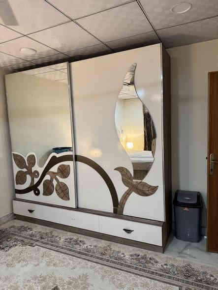 غرفة تركي ثقيل درجة أولى كاملة مثل ما بالصور السعر ٤٠٠ الف وبيها مجال حك الجيه المكان كربلاء باب طويريج المراسلة على الخاص او رقم الهاتف ***********
