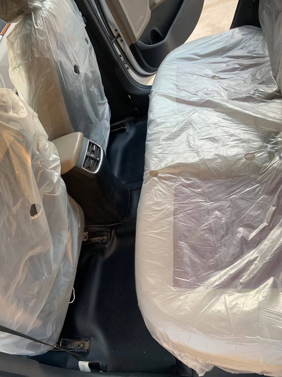 هيونداي النترا 2020 خليجي الكاصد فول مواصفات
4 وضعيات قيادة (eco-normal-smart-sport)، وحساسات. 

المحرك: 2000 سي سي (دوش) 

ناقل الحركة: أوتوماتيك 6 سرعات.

الخارجية: فتحة سقف (سلايد)، ويل كب مقاس 17، اضاءة LED نهارية، اضاءة ترحيبية، مرايا شفط.

الداخلية: مقاعد جلد، تبريد قطعتين (أو خلفي)، تحكم ستيرن، شاشة كبيرة، كاميرا خلفية، حساسات.

تشغيل بصمة (2 بصمة)، دخول ذكي، حساس جنطة ذكي (يفتح عند الاقتراب)، رادار جانبي

رقم بغداد دولي بأسمي تحويل مباشر
 السعر 170$ بيها مجال للشراي مكان السياره بغداد
للاتصال: *********** متوفر واتساب
