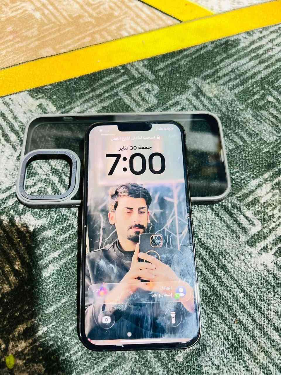 ايفون 13 برو ماكس ذ 128. بطاريه 77 التليفون تنسه شحنه ولله ولجهاز شخط مابي وكلشي ممبدل بي جهاز اي شي رايده ب 625 جهاز يخبل ولله ***********
