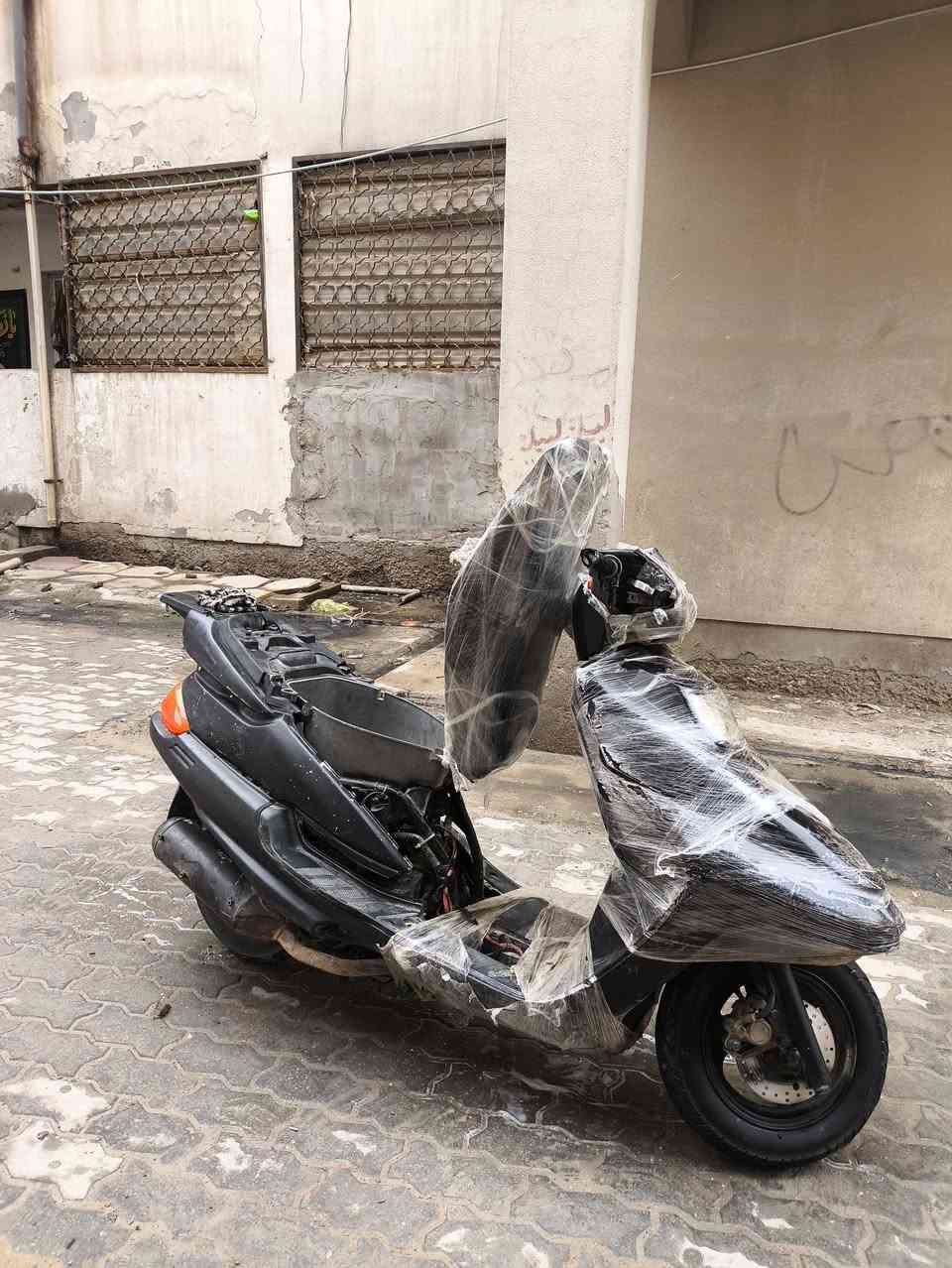 متاح فراشه فضائي للبيع دراجه توه مجفته بدون أوراق دراجه شلعه ومعدل هندر شغال كهربائيته شغاله بس عوزه باتري وترتيبات بسيطه الدراجه فقط كفراته تعبانه دراجه بلمشي حلوه  غراضه كله بلاديه سعر 200 وبيه مجال قليل مكاني العمارات الجديده قرب مسبح العماره الكبير شراي خاص او اتصال
***********
