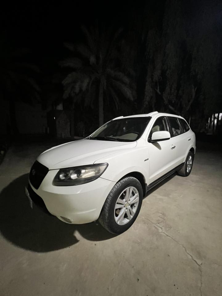 سلام عليكم
سنتافي 2008 خليجي سياره جديده جاهزه من كلشي فول موصفات بيها صبغ قبق جنطه فقط مكينه 6 سلندر 2700 مامفتوحه 7راكب ٣ قطع تبريد رقم بابل دولي 
سعرها 125 وبيها مجال لاتصال***********مكان لسياره كربلاء قرب لامام عون
