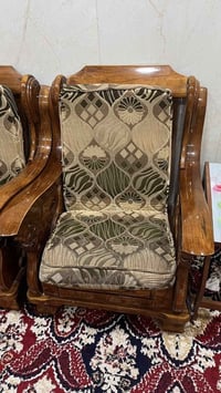 تخم 7 مقاعد مع طبلة مربع سعر 250 مستعجل على البيع وبي مجال مكاني بغداد...