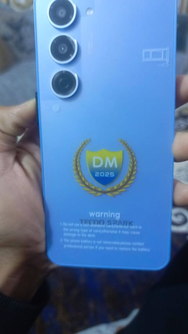 سلام عليكم شلونكم حبايب عندي هذا الجهاز اسمه تكنو سبارك 40برو جهاز جديد تجي وشوفه ب  كارتونه وشاحنه ولزكه وكفر شفاف جهاز تجي بل كارتونه أنته تفتحه سعررر جهاز 120الف وبي مجال الشراي ذاكرتهه512 مكاني شهداء البياع رقمي *********** المو شراي لاتعبني فدوه
