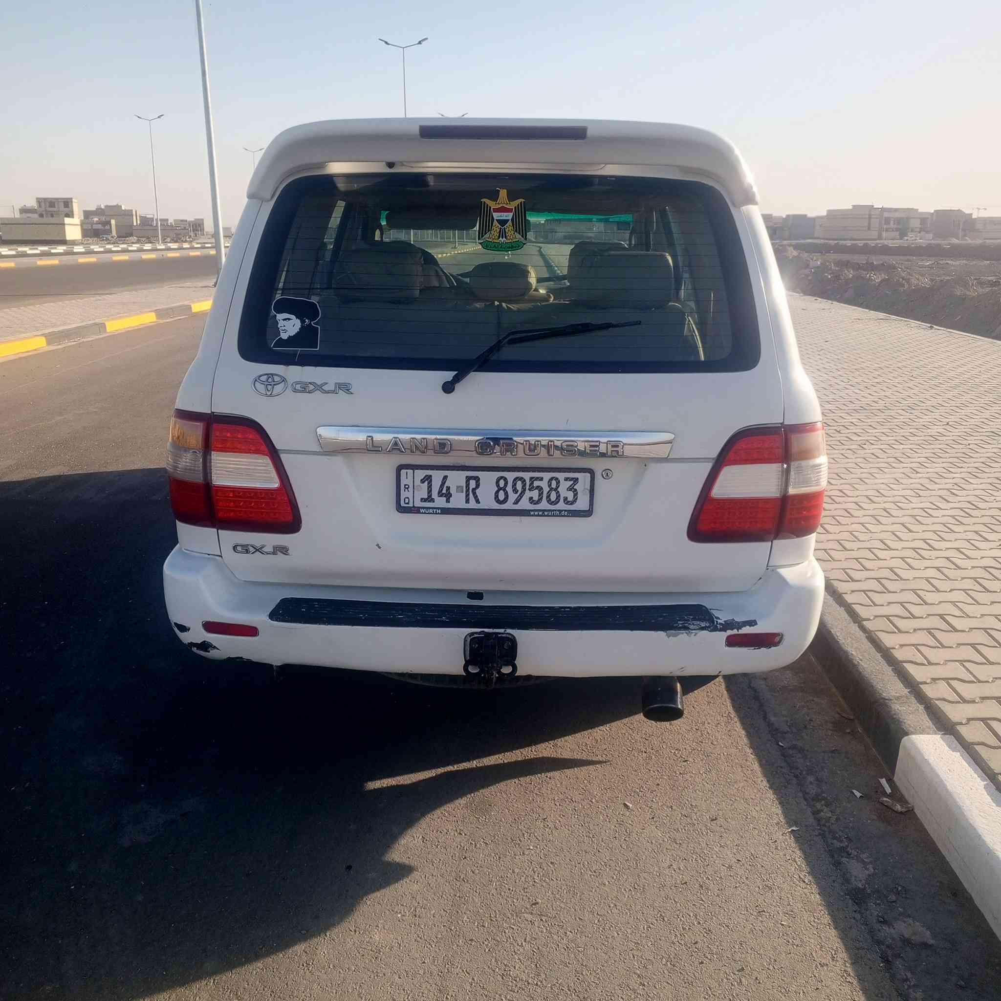 السلام عليكم 
لاندكروز جكسارا موديل 1999 رقم نكليزي بصره مكفوله مكينه وكير وحداديه وشاصي البدي مكفول من الضربه والجفيه بيهه مكانات خياس بصيطه السعر 100 المكان بصره كرمة علي ترهم مراوس ***********
