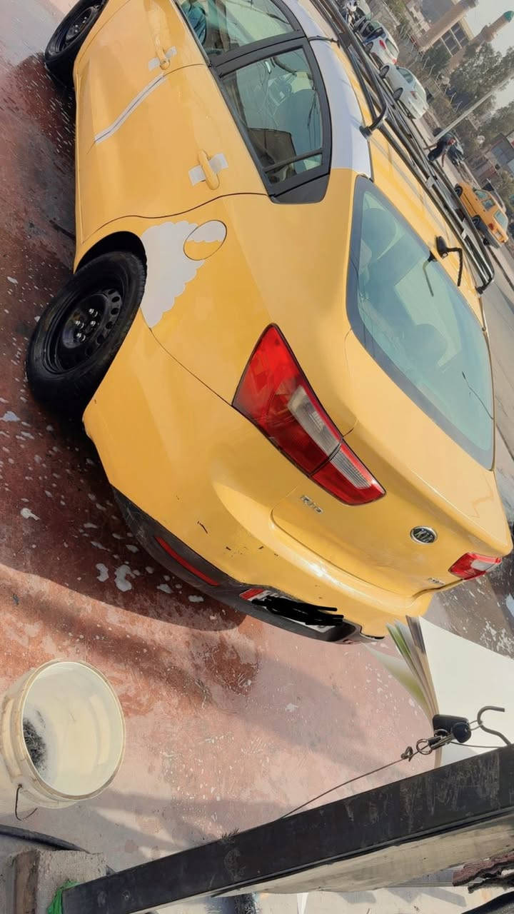 السلام عليكم..
من رخصه الأدمن

كيا ريو تكسي موديل 2012 .. رقم الدولي الجديد 
بأسمي ثاني يوم احولها بأسمك
مصفره لاغرامات والى الهيئه
وارد امريكي محرك وكير جيد جداً ..كهربائيات كامله مابيها اي نقص تدفئه وتبريد شغال وخير من الله
اطارات جدد وبطاريه جديده داخلها كلش نظيف ضررها الصندوگ فقط من امريكا ومبدل والباقي كلها ليبل واحد 
بجمها كبس مامفتوح 

السعر 75 ورقه وبيها مجال حگ الجية 
غير متواجد عالفيس 
العنوان.. بغداد البلديات قرب معجنات قلعه لبنان.. 
معجنات عسل سابقآ.. 
موبايل***********
