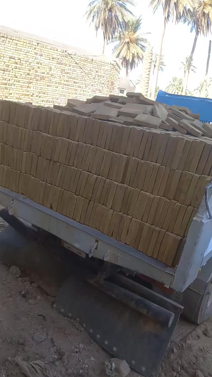 يوجد لدينا فرشي الدرجة اوله واصل شرط الفرشي السعر حسب المكان والكمية ***********//***********
