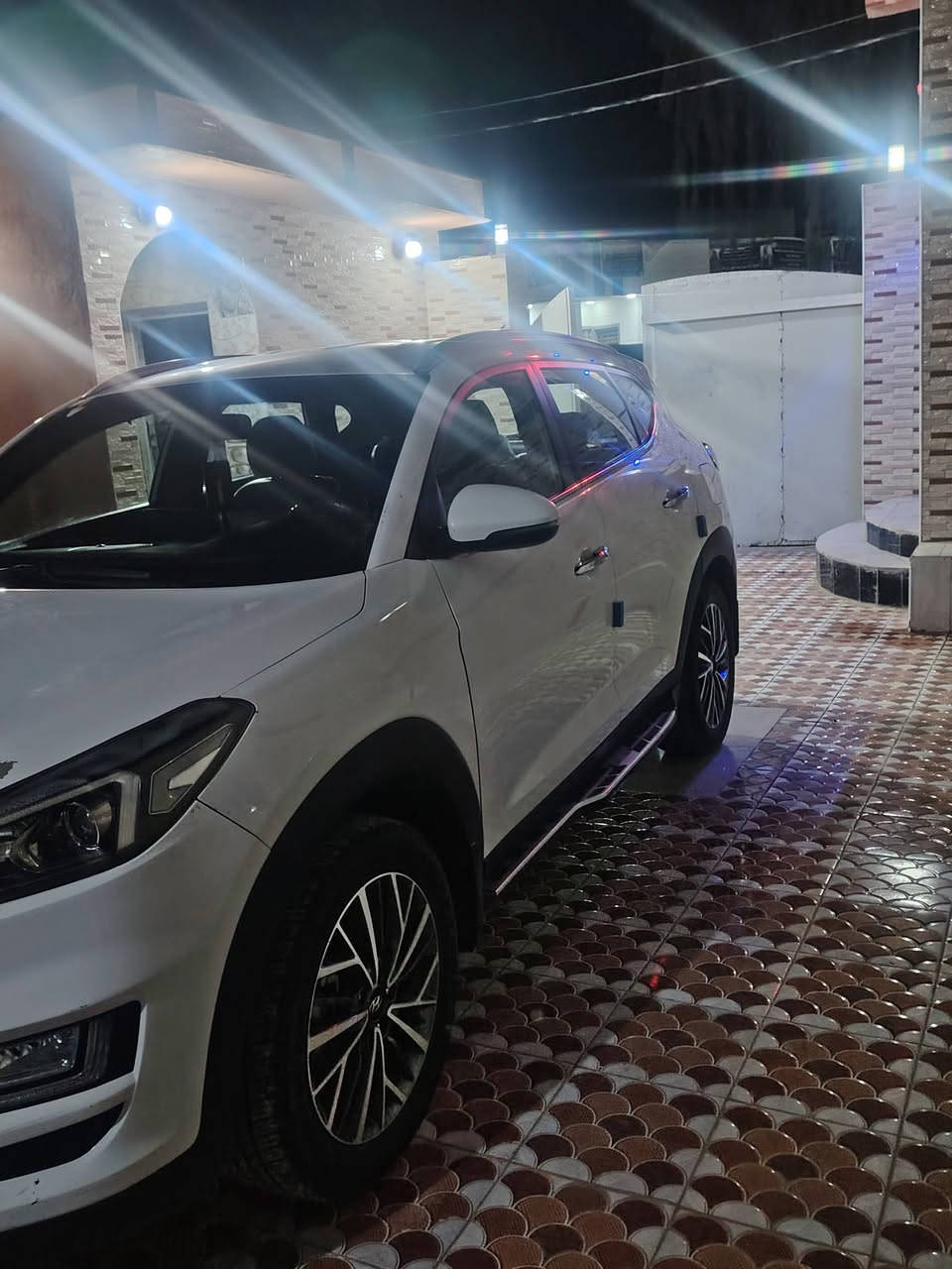 توكسان 2019 فول موصفات عده الفتحه سياره حلوه وجديده كفاله عامه عده ذني الموضحات بصوره شبر جلغ بلبنيد حديديه جديده مكينه كير كله كفاله رقم اربيل لاتصال *********** السعر 193 وبيه مجال
