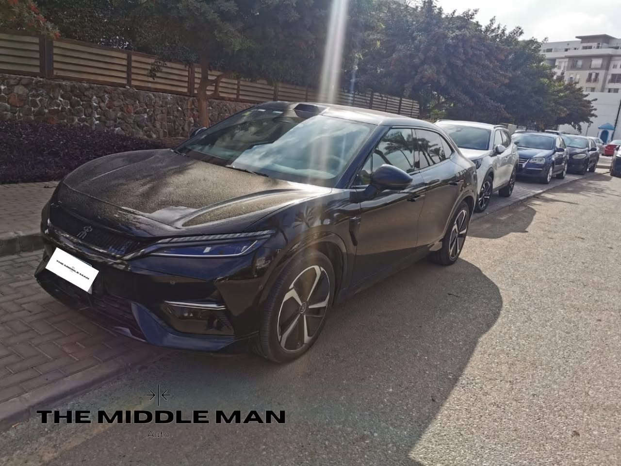 🚗 BYD Song L 2025 🚗

✅ أعلى فئة LiDAR
✅ موديل 2025
✅ عداد 27,000 كم
✅ الحالة العامة ممتازة
✅ مدى قيادة يصل إلى 662 كم (CLTC)
✅ جاهزة للمعاينة والفحص

✨ مميزات وإضافات:
✔️ الشاحن المنزلي الأصلي
✔️ الشاحن البطيء (Portable Charger)
✔️ تأمين شامل ساري
✔️ طبقة حماية (Protection) على السيارة
✔️ ضمان ضد عيوب الصناعة لمدة سنتين
✔️ صيانة مجانية لمدة سنتين

📍 المرور: التجمع
📄 الرخصة سارية حتى: 09/09/2028

📍 المعاينة: التجمع

💎 سيارة مجهزة بالكامل مع إضافات قيمة تشمل الشواحن، التأمين الشامل، طبقة الحماية، وضمان ضد عيوب الصناعة، مما يجعلها جاهزة للاستلام بدون أي مصروفات إضافية.

🤝 معروض من خلال The Middle Man Auto

نحن شركة بروكر سيارات متخصصة في تسهيل بيع وشراء السيارات المستعملة، ونعمل كوسيط احترافي بين المالك والمشتري لضمان تجربة آمنة وسهلة، مع تنظيم المعاينات ومتابعة جميع إجراءات البيع حتى إتمام الصفقة.

للإستفسار أو حجز معاينة : [https://wa.me/201062770981](https://wa.me/201062770981)


**إذا كنت صاحب هذا الإعلان وتريد حذفه لأي سبب، رجاءا أرسل رسالة إلى الدعم الفني**