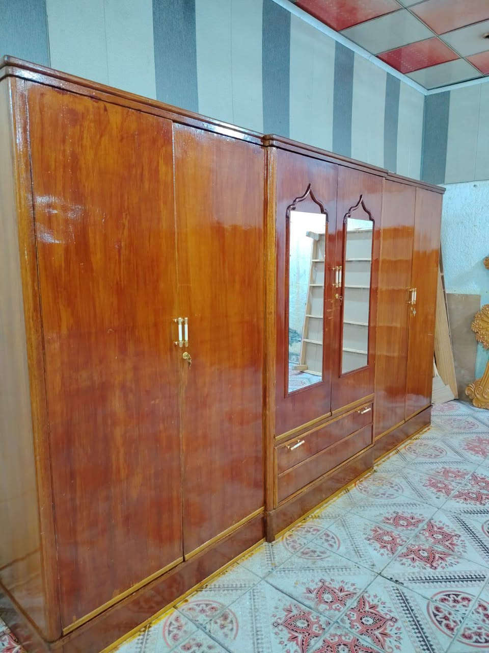 سلام عليكم كنتور ابو سته باب تزكام حله داخل وخارج صاج ظهر جرجوبه شد برغي سعر 250العنوان ميسان حي العامل قرب صيدليه ومجمع الشاكرين رقم الهاتف ***********بي واتساب عمارة, ميسان
