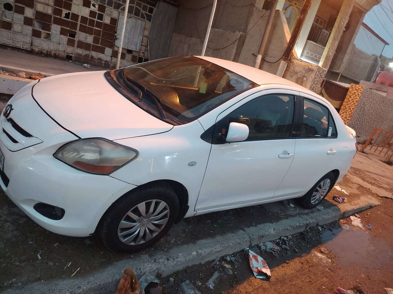 السلام عليكم تيوتا يارس ٢٠٠٧ الكشر مكفول من الصبغ والضربه بيه بس داير الجاملغ بي معجون والمحرك بي تبخير مكاني بغداد الجديدة السعر  ***********
