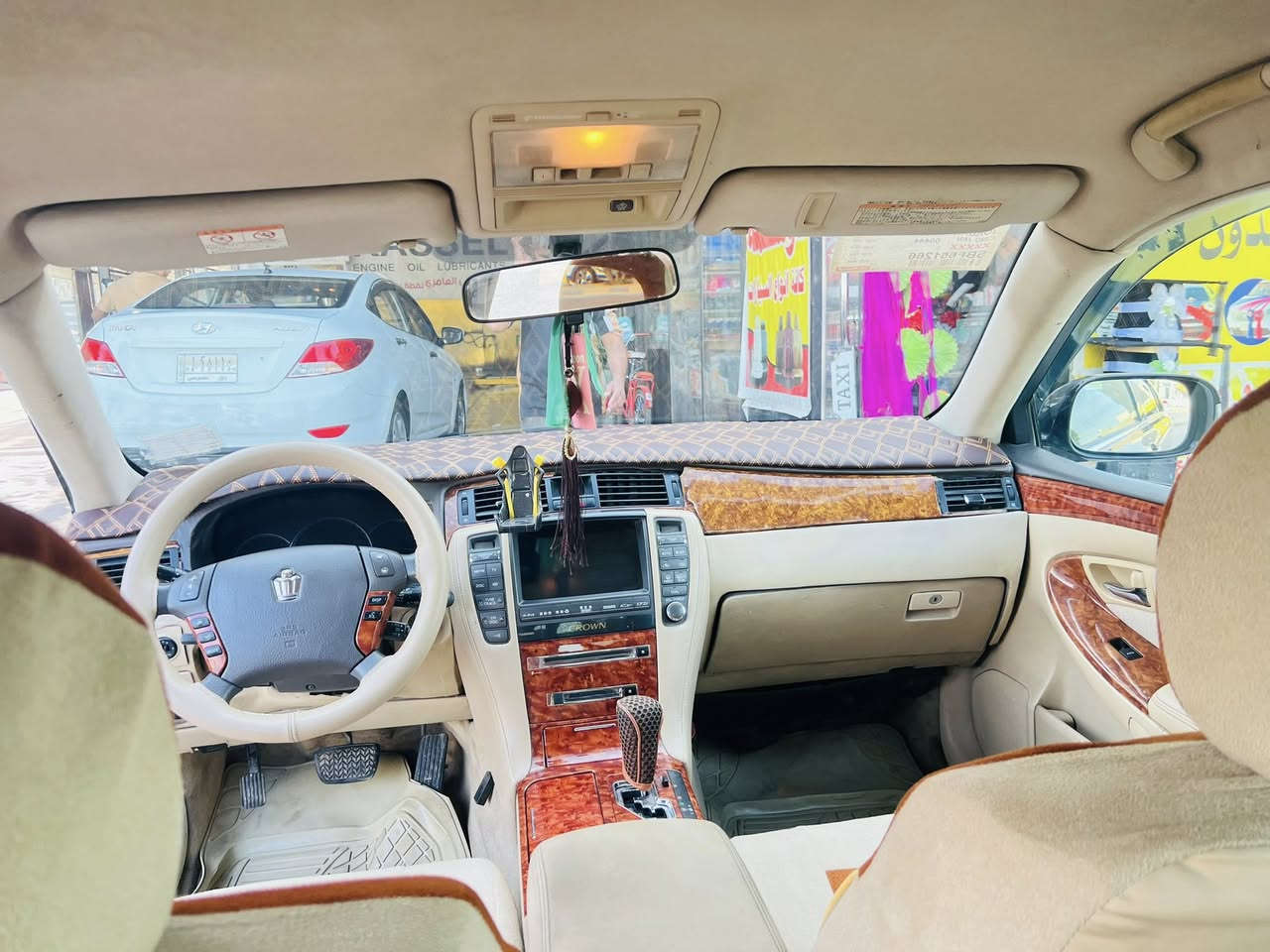 حلال لبيع
شاهينه واحد على واحد مكفوله كفاله عامه من كلشي سياره خير من الله 
1-دكمتين 
2-مري شفط 
3-مانع انزلاق/مثبت سرعه 
4-تخم تاير جديد 
5-داخل عسلي 
6-شاشه بلادي 
سياره جاهزه. من كلشي وضمانتي 
افحص وين ما يعجبك 
سياره بس فحص مكمله كمرك ما مدفوع
السعر.  116وبيه مجال حك جيه
***********
