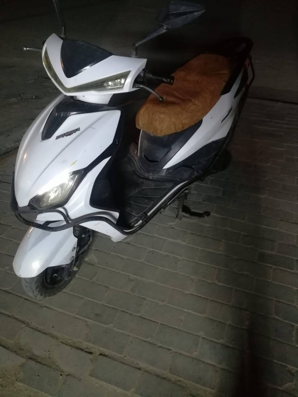 سلام عليكم دراجه البيع.  شغله عوزه شغلت بسيطه.    السعر ٢٥٠ وبيه مجال


**إذا كنت صاحب هذا الإعلان وتريد حذفه لأي سبب، رجاءا أرسل رسالة إلى الدعم الفني**