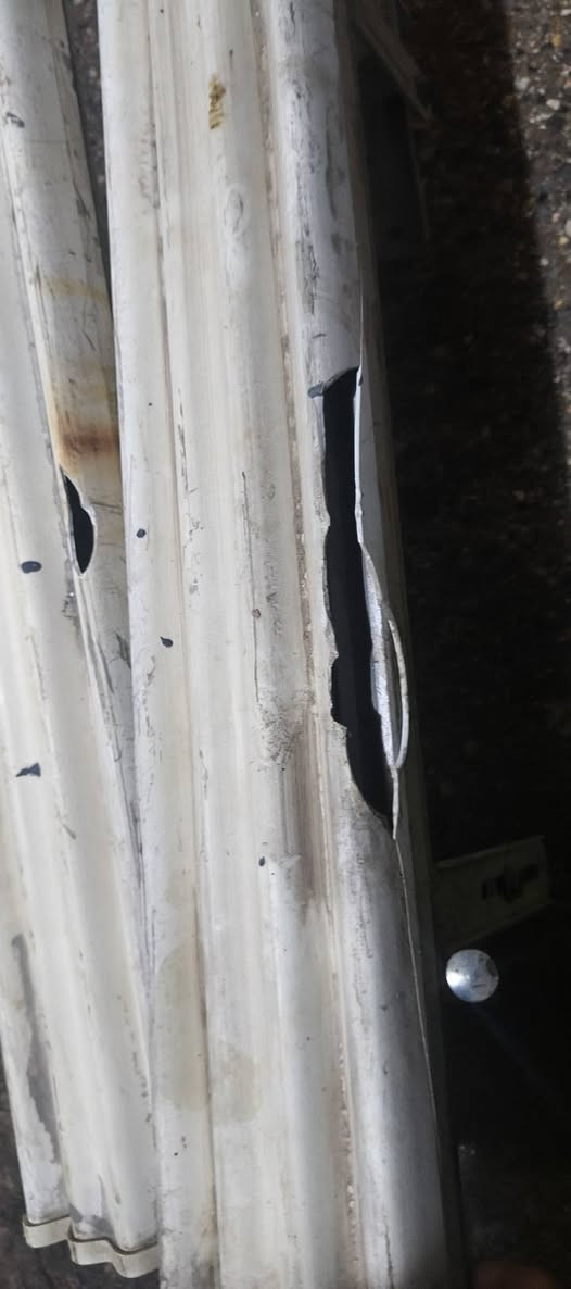 سلام عليكم 
سكاتر زويه 90 ثنين وحد مكسور وحد بي ثلمه 
سكتر زويه 90 نضيف سكتر زاويه 120 نضيف 
دش 30 نضيف توصيل موجود ***********
