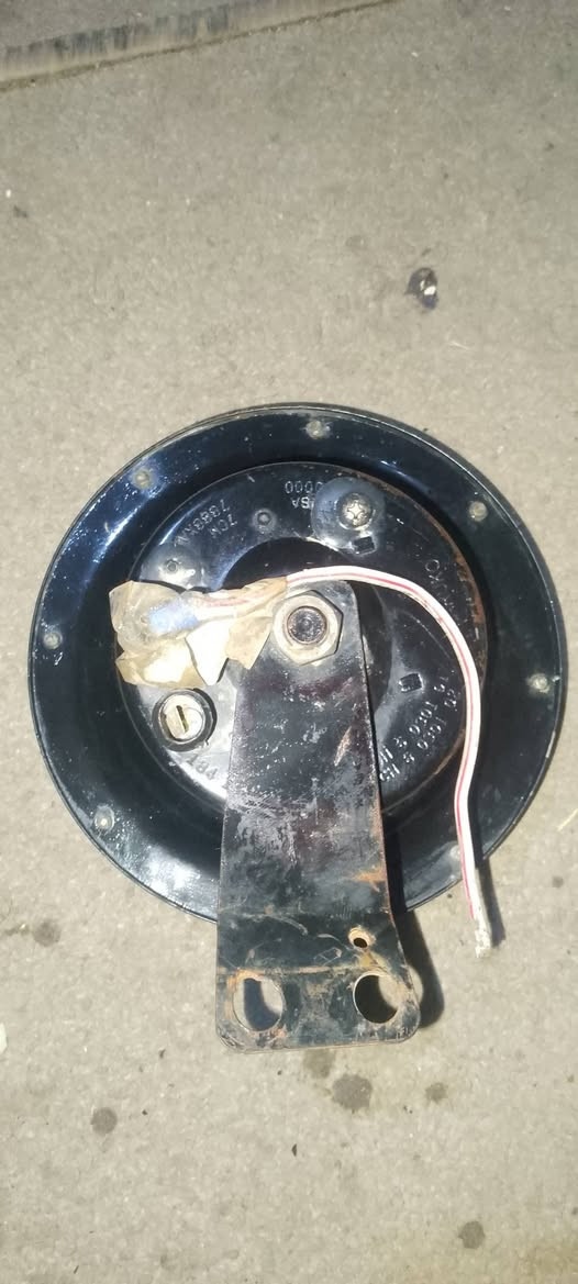 السلام عليكم عندي ذني الهورنات للبيع جنت شادهن بسيارتي بومه فحل امانة الله صوتهن كلش حلو ونضيفات شرط الفحص مكاني كربلاء قيم بليرضه بي الله انطيني سعر واني ادخلك خاص هذا رقمي ***********
