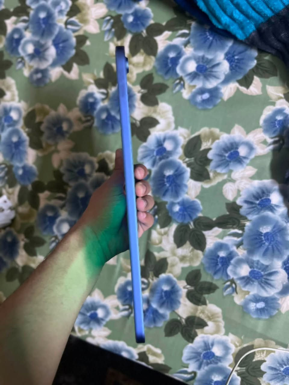 ايباد 11(a16) 💙
بطارية 🔋 97 

ذاكرته 128 

بعده بضمانه 

مكفول من كلشي بس بي ضربه خفيفه بالشاصي كلش خفيفه ما مأثره والبصمه مفطوره وهم ما مأثره 

سعره 425 

***********
