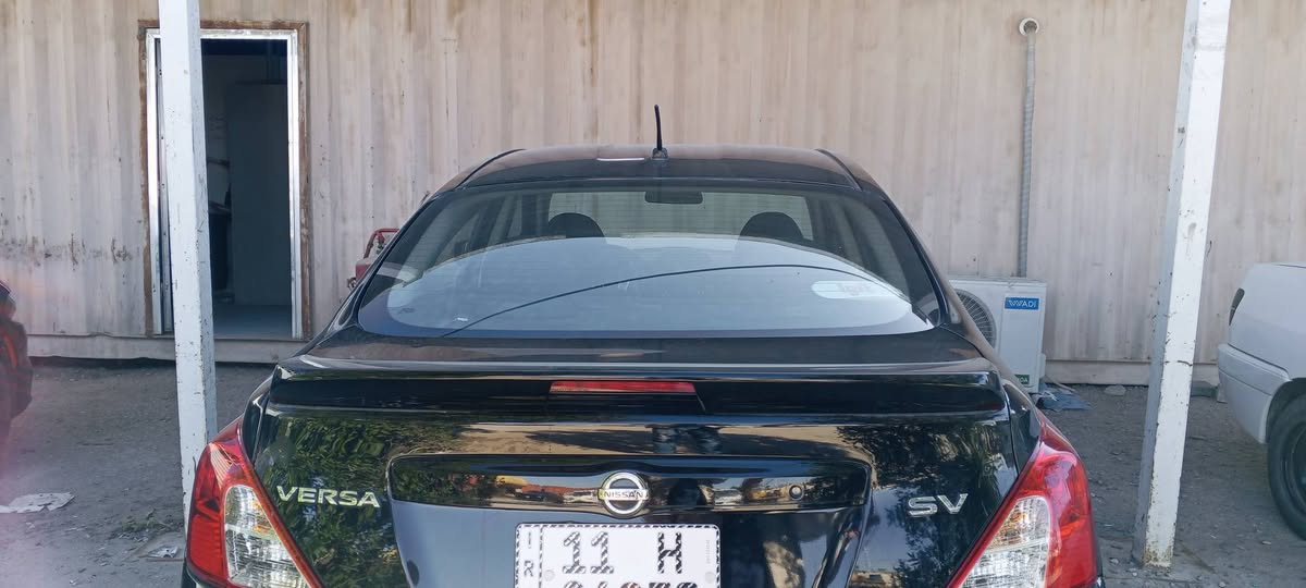 السلام عليكم.
نيسان فيرسا 

موديل 2018

رقم بغداد 11 انكليزي

سنويه جديده لغاية 2030 

هزه جديده بشهر العاشر

جام عادي ويل عادي

طخم تاير جديد

حداديه جديده

ايرباكات سليمه

تبريد بلادي شغال

بيها صبغ نهاية الچاملغ الخلفي الأيسر 

السعر 85 $ نهائي

***********
