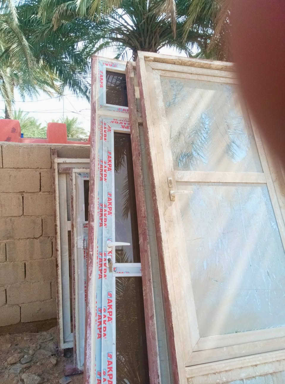 شبابيك للبيع جد متره وربع  ومتره ونص جد كلمات ضافه 
لا بيبان هم جدد ***********
