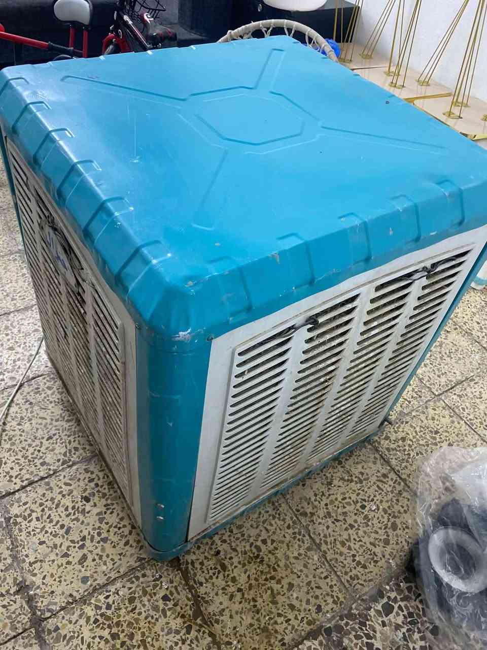 السلام  عليكم
مبرده ٢ ونص جديده هواها ثلج حلفات جدد
سرعتين  بيها زرف جريتها ونزرفت زرف صغير بكد الابره ولحمتها  عارضها ب٤٠ رقم بي وات ساب ***********  العنوان الدولعي
