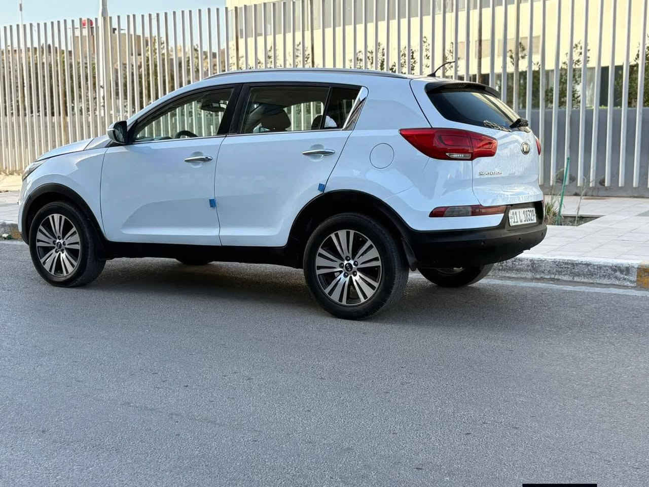 السلام عليكم من رخصت مدير الكروب المحترم كيا سبورتج موديل 16 ماشيه 95 مكينه او كير شركه بيها صبغ قطع بيها كص تكمه وسطيه سياره بسمي مكاني كراده رايدها اب 135 اوبيها مجال *********** سونار مرفق بالمنشور
