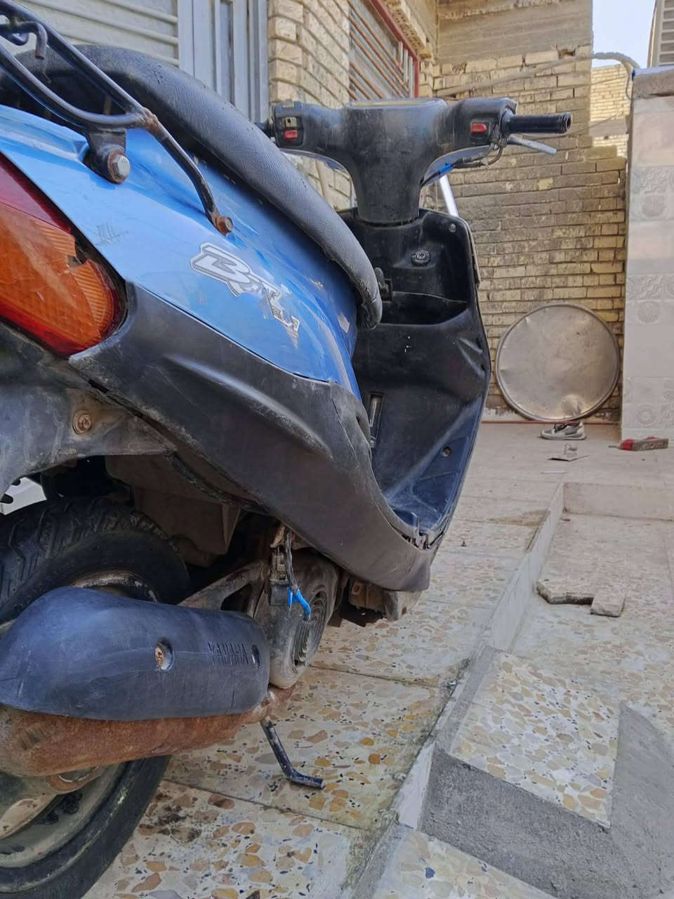 سلام عليكم بيجي للبيع دراجة اقتصادية وعملية جداً، المحرك بحالة جيدة وشكلهة الخارجي كما هو موضح في الصور. كلش خدمية للمشاوير اليومية بس الدراجة طافية ناقصه جوزة. السعر: (135الف )))
المكان: (دورة ابودشير)

للتواصل: (***********
