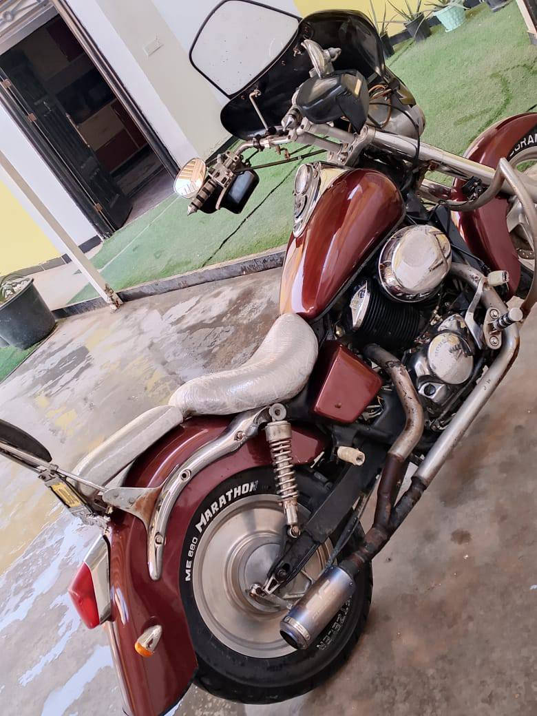 السلام عليكم شباب شادو معامله مال ترقيم كامله فقط استلام لوحات أو سنويه باسمي للبيع أو مراوس حسب القناعه مكينه 400 تجيب وياك فيتر يفحص دراجه كلش حلوه أو بلحقيقه  احله من الصور راسلني خاص ادزلك معلومات ووراقه كامله مكاني ديوانيه رقم موبايل ***********
السعر كلش مناسب ب18 أو بيه مجال ما اعتقد أكو شادر مرقم أو نضيفه جوه ال18
