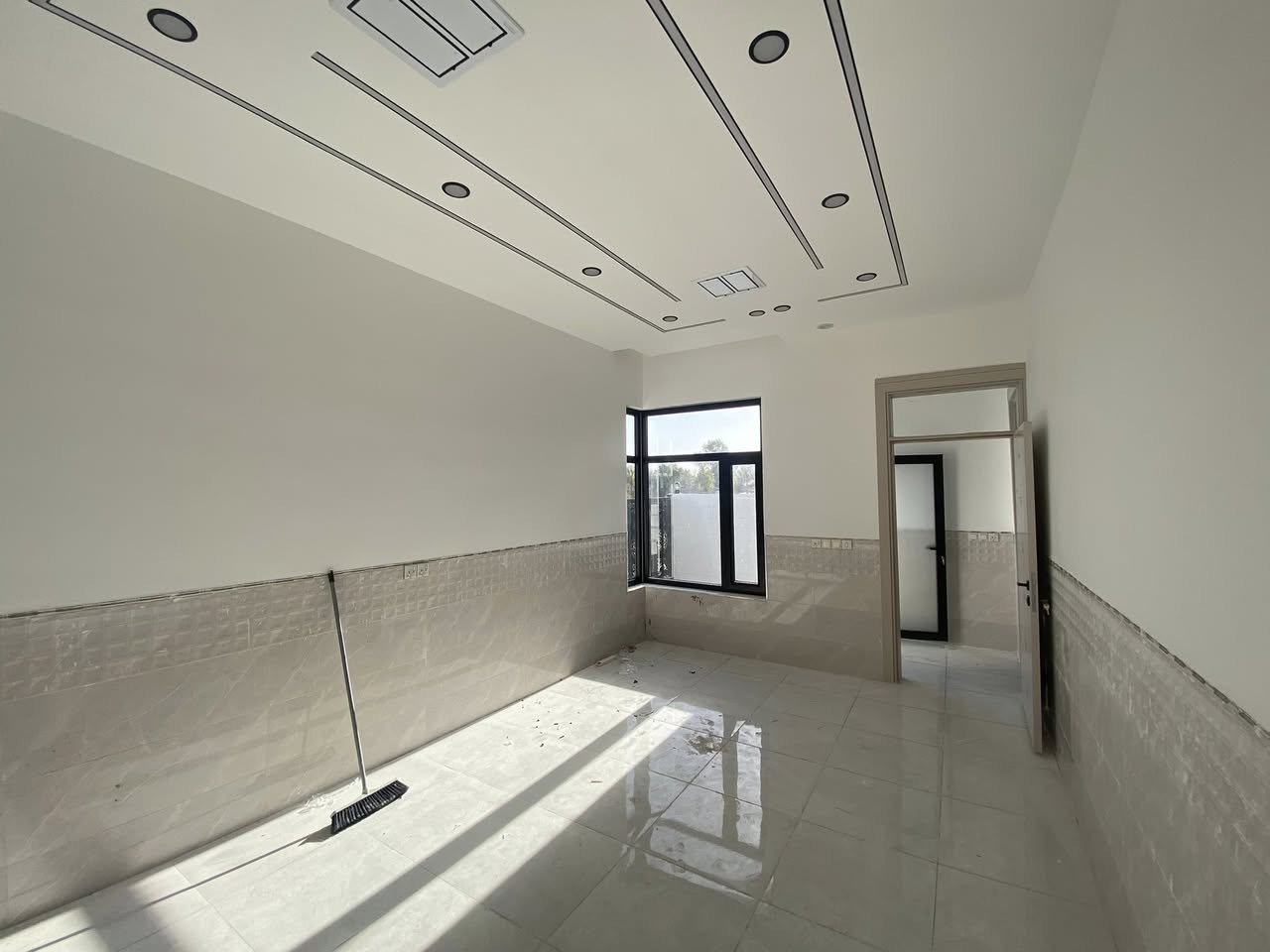 بەناوی خوای گەورە
خانو بۆ فرۆشتن

🔴كۆدی ڕیكلام 2008
كەلار گەڕەكی حەمرین

🔺ڕوبەری 100م
10/10 لەسەر پانی كەوتوە
برا ڕوكنە
🔺بەردەمی چۆڵە
🔺تازە دروست كراوە
🔺ماڵی تیا نەچوە
🔺 عەرزی بیناكە هەمو كاشیە
🔺مەتبەخ و موشتەمەلاتی تاسەقف كاشیە
🔺سەقفی مەغربیە
🔺دەكتی موبەریدەی مەركەزیە
🔺دەرەوەی شێوەی ئەرستۆپۆڵە
🔺براڕوكنە و بەردەم. چۆڵە
🔺بەدیزاینێكی زۆر جوان. دروست كراوە

🔵ژورەكانی ئەم. خانوە پێك دێت لە

🟢میوان
🟢نوستن
🟢هۆڵێكی گەورە
🟢مەتبەخ
🟢حەوشێكی گەورە
🟢مشتەمەلات

دەرەجی خارجیە
لەهیچ شتێكی كەم. نیە

‏‎🟢بۆ زانیاری زیاتر یان زانینی نرخ 
‎پەیوەندی بەم. ژمارانەی خوارەوە بكە
***********📞📞📞☎️
***********📞📞📞☎️

🍂🍂🍂🍂🍂🍂🍂🍂🍂🍂🍂🍂🍂
‏‎یان. سەردانی نوسینگەكەمان بكەن
‏‎كـەلار سـەرجـادەی كـفری

‏🏩‎نزیك نەخۆشخانەی شاری پزیشكی گەرمیانی ئەهلی
‏‎🚘🚘تەنیشت بەنزینخانەی شـار 
‏‎
       نـوسـینـگەی كـوردسـتان

🌹🌹🌹🌹🌹🌹🌹🌹🌹🌹🌹🌹🌹
***********
***********
‏‎بۆنێوەند گیری ڕاستەقینە
