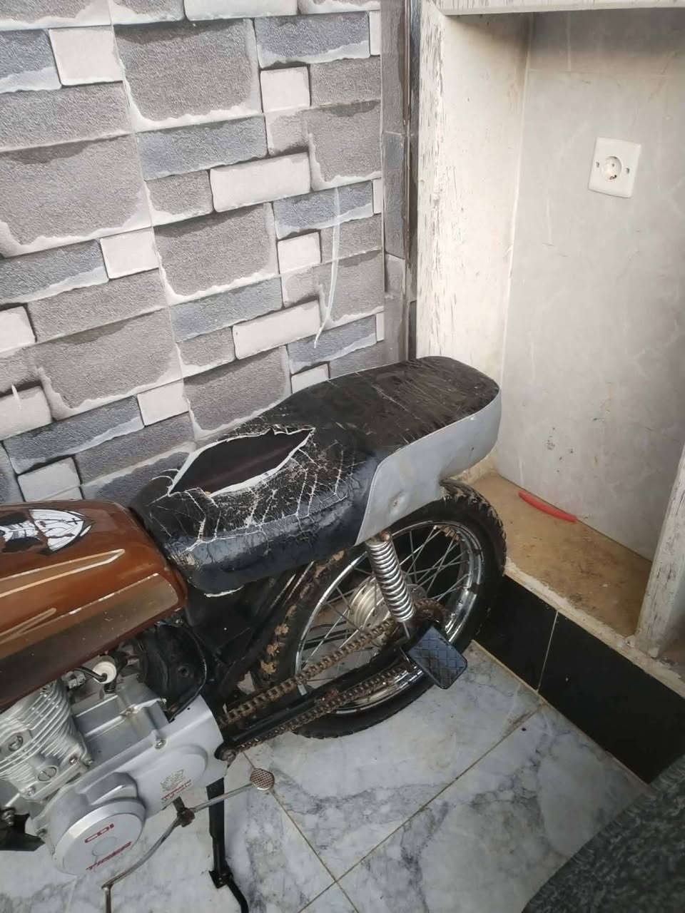 تايكر ١٩ للبيع شغال نضيف مكينتو معدل فول السعر ٢٥٠ وبي مجال ***********
