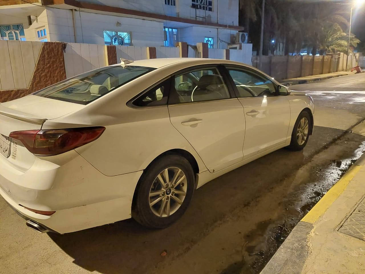 السلام عليكم
سوناتا 2016 بيع او مراوس حسب القناعه 
رقم سليمانيه شمالي تحويل مباشر   
وارد أمريكي حادثها سطحي خشم الجاملغ والبنيد شواصي لغود كلها سليمة ايرباكات سليمه 
 مكينه 2400 ما مفتوحة 
  كير حداديه تبريد تدفئه كهرباء دواخل وضع الشركه 
مواصفات 
شاشه+كامره دواره+ فول تحكم ستيرن+ثلاثة انظمة قياده+نظام ايكو+مانع نزلاق+ويل كب كروم +
‏DRIVE MOOD.   

للاستفسار ***********
