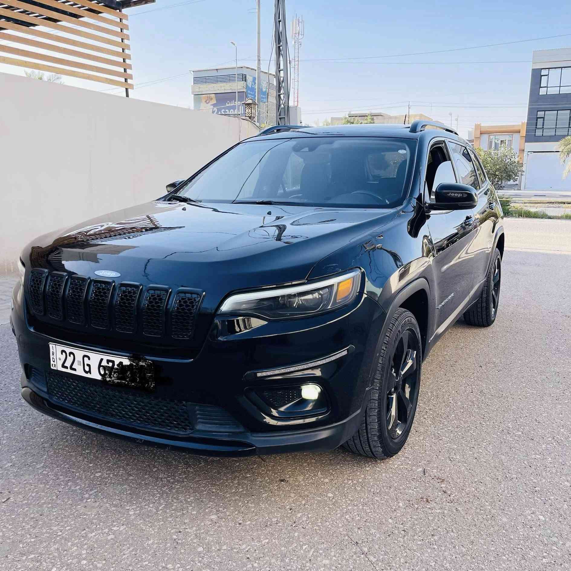 السلام عليكم

جيب شيروكي بزون

السعر 138$

الموديل : 2019 

نوع الحادث :  بنيد ونصف الجامع الامامي بدون ايرباك بدون ايرباك وبيه 3 رصعات بالقمارة 

الــمــواصــفـــات :-

1 - محرك 6 سلندر 3200

2 - كشنات جلد اسود

3 - شاشة وسط للتحكم في ايعازات السيارة

4 - تبريد قطعتين امامي خلفي

5- لايت زنون + كشاف

6- رقم أربيل دولي تحويل مباشر  

7 - تبريد ثلج ❄️

8 - منافذ USB امامي خلفي

10 - تحكم ستيرن جهتين

12 - نضام ABS مانع انزلاق

13- سايد بريك بصمة 

16- كشن حضن 

17- حساس خلفي

18-أوتو بريك

19- نضام قياده

20-تريشه كروم بلاد

21- بصمه

وبعد بيه هواي مواصفات السياره جاهزه وبالواقع احلى من الصور وجاهزة من كلشي اطارات جدد 

مكان السياره نجف حي القادسية قرب مجمع عماد سكر 

***********للاستفسار
