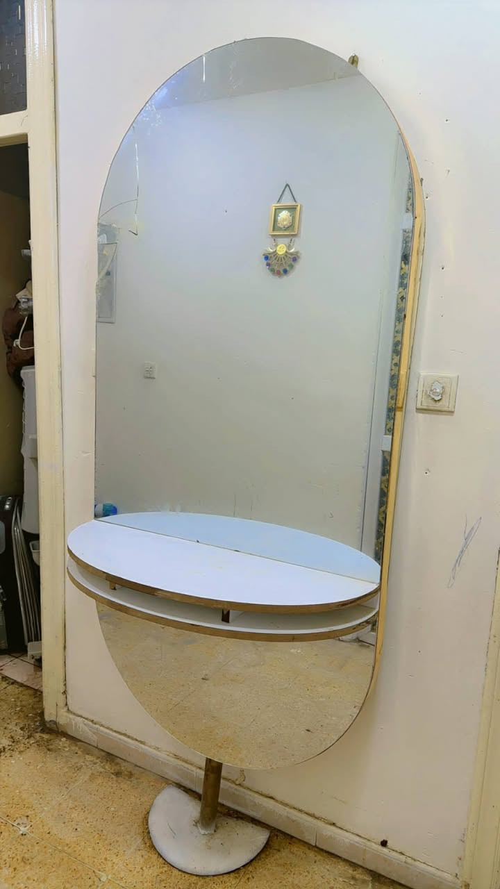 كاونتر 6 قطع قفل 400 مرايه مال صالون مدخل كلشي ترهم بيه اناره نهايته 30 ليحب يتصل ***********
