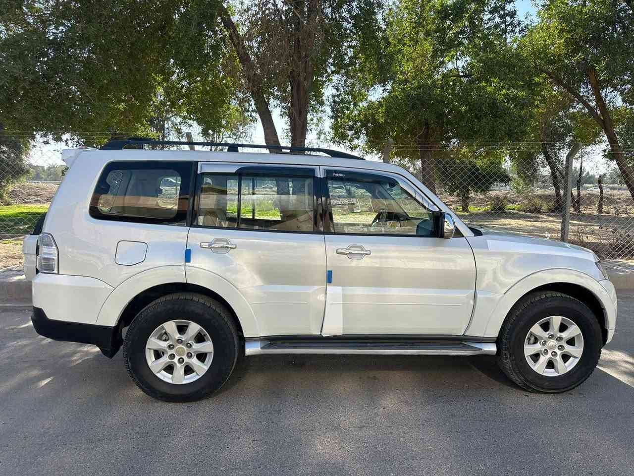 السلام عليكم باجيرو موديل 2009رقم بغداد مواصفات فول حبتور سياره جديد وجهازه مكينة وكير وحداديه تبريد ثلج صدر تايرات جديد مكفولات السعر120وبي مجال شي بسيط الرقم الهاتف*********** العنوان بغداد
