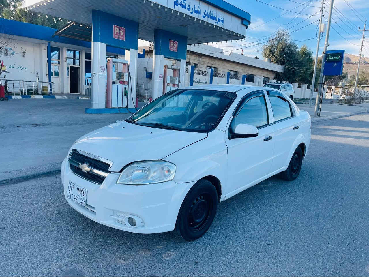 ***********
***********
سه ياره كه ساغه واتا براوه نيه 
افیۆ 2008  توماتيك ي مه نه فيست بە س کێشە  مە دە نی  و دزياري بەشەرت
لێدانی ھیچ  نیە بەشەرتی گێرو مەکینە و تەبریدو  ھەموگیانی  بەشەرت مەکینە  گەورە یە  توماتيك 
سەیارەکە زۆرجوانە مالێ دۆستە 
سعری39 وەرەقە کمیک مجال
لەکۆ یە دادەنیشم 
***********
*********** كويسينجاك, أربيل
