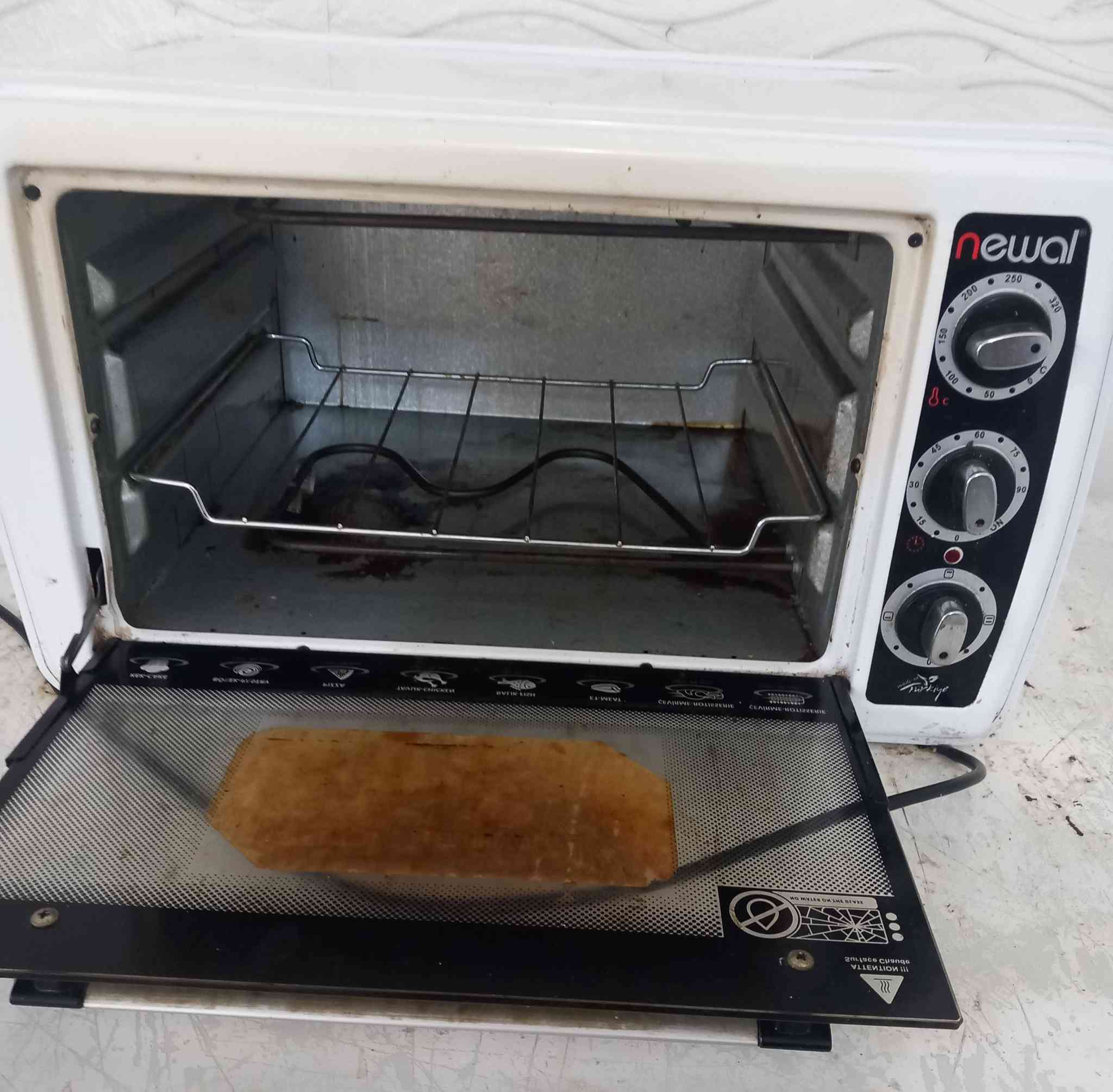 السلام عليكم اوفن للبيع السعر 40


**إذا كنت صاحب هذا الإعلان وتريد حذفه لأي سبب، رجاءا أرسل رسالة إلى الدعم الفني**