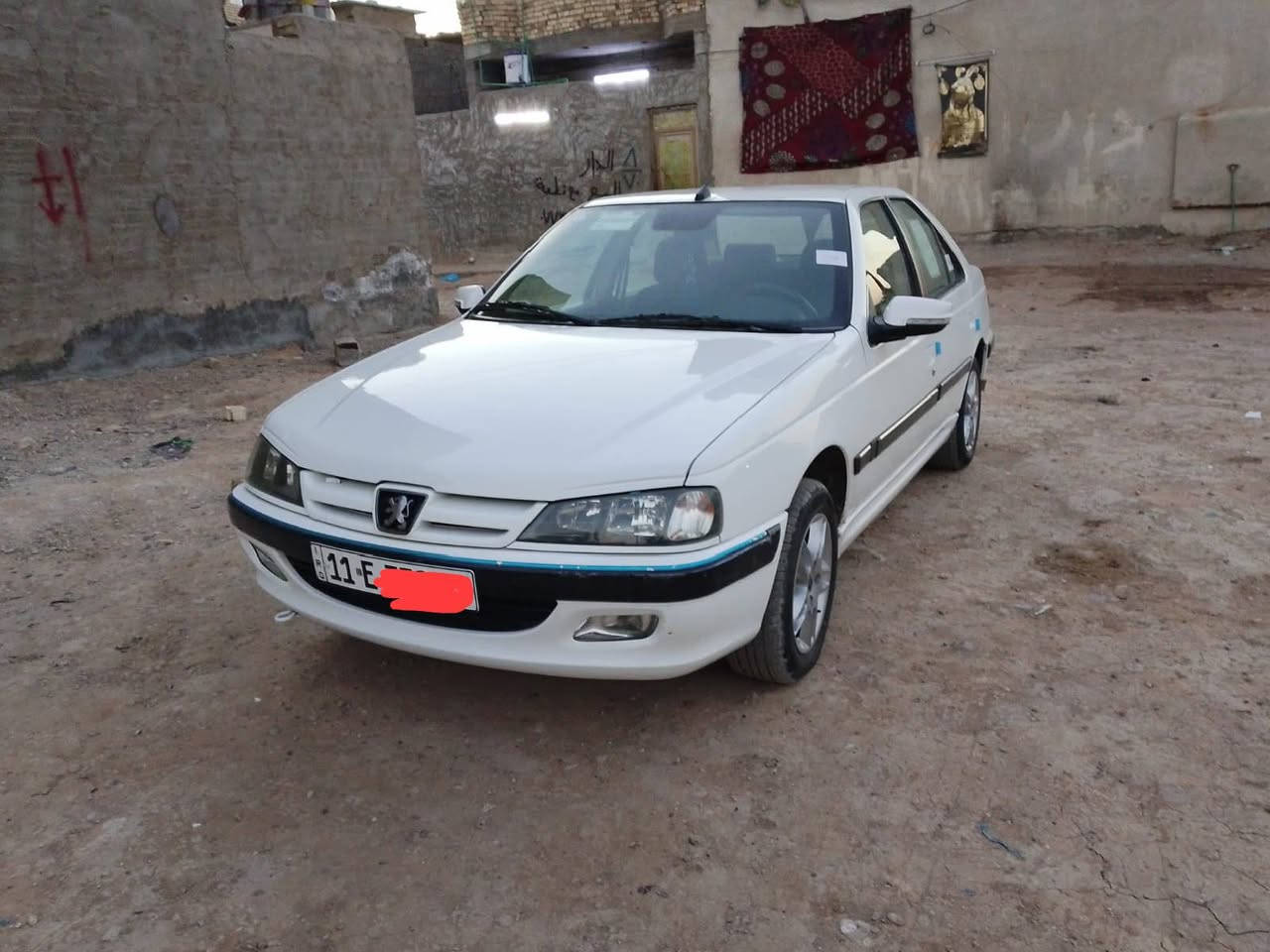 سلام عليكم بيجو بارس موديل 24ومسجلة 23.ماشية 47الف سيارة كفالة ماعدا شبر بارد ومواصفات معروفة استفسار.ع رقم ***********
