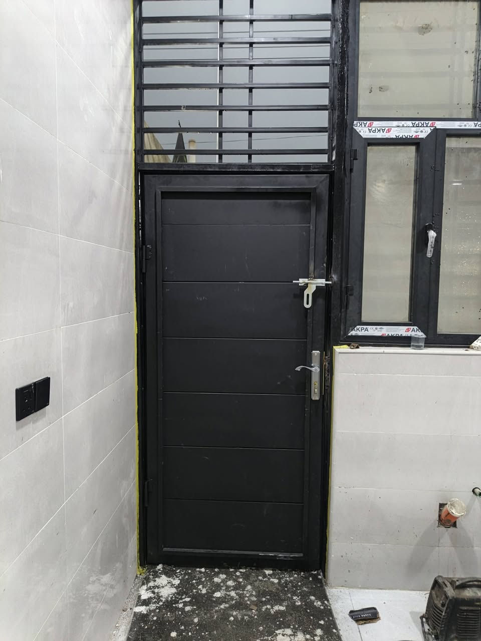 السلام عليكم حداده عامه الأسعار مناسبة والعمل درجة أولى الفريمات الحديد سعر الواحد 15 ألف فقط عمل ' تصليح وصبغ العنوان البصرة ابي الخصيب العوجه ***********
