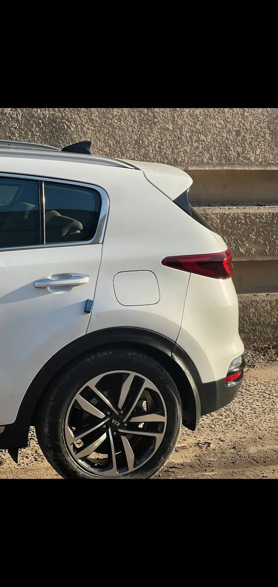 👑 للبيع كيا سبورتاج 2019 – خليجي مواصفات GT-Line
📍 رقم بغداد الإنكليزي الجديد
🚗 المحرك: 2000 CC (دوش)
📏 العداد: 82,000 كم قابل للزيادة
📝 باسمي – تحويل ثاني يوم
السيارة مكفولة (كير + مكينة + حدادية)
جاهزة من كلشي وما تحتاج أي صرف
⭐ المواصفات الكاملة:
بصمة تشغيل ودخول
بانوراما
حساسات أمامية وخلفية
تبريد قطعتين
شاشة كبيرة
شاحن هاتف وايرلس
هاند بريك بصمة
3 أنظمة قيادة
نظام نزول منحدرات
صندوق كهرباء
مرآة وسطية تعتيم ذاتي
نافيكيشن
أوتو هولد
كاميرا خلفية دوّارة
كشنات كهرباء
نظام ترحيب عند الاقتراب
مرايات شفط أوتو
تحكم ستيرن جهتين
إنارة داخلية LED كاملة
5 ويل كب
يوجد حادث أمامي سابق
(بنيد مبدل + جاملغ بارد ومكحل)
ضربة خفيفة ببداية اللغد الأيمن (الخشم)
راجعة بلادية وباحتراف
💰 السعر: 172$
💬 قابل للتفاوض البسيط
📍 العنوان: بغداد – المشتل
📞 للاستفسار: ***********
