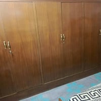 غرفة خشب • خشب قوي وثقيل • خلف المعهد التقني