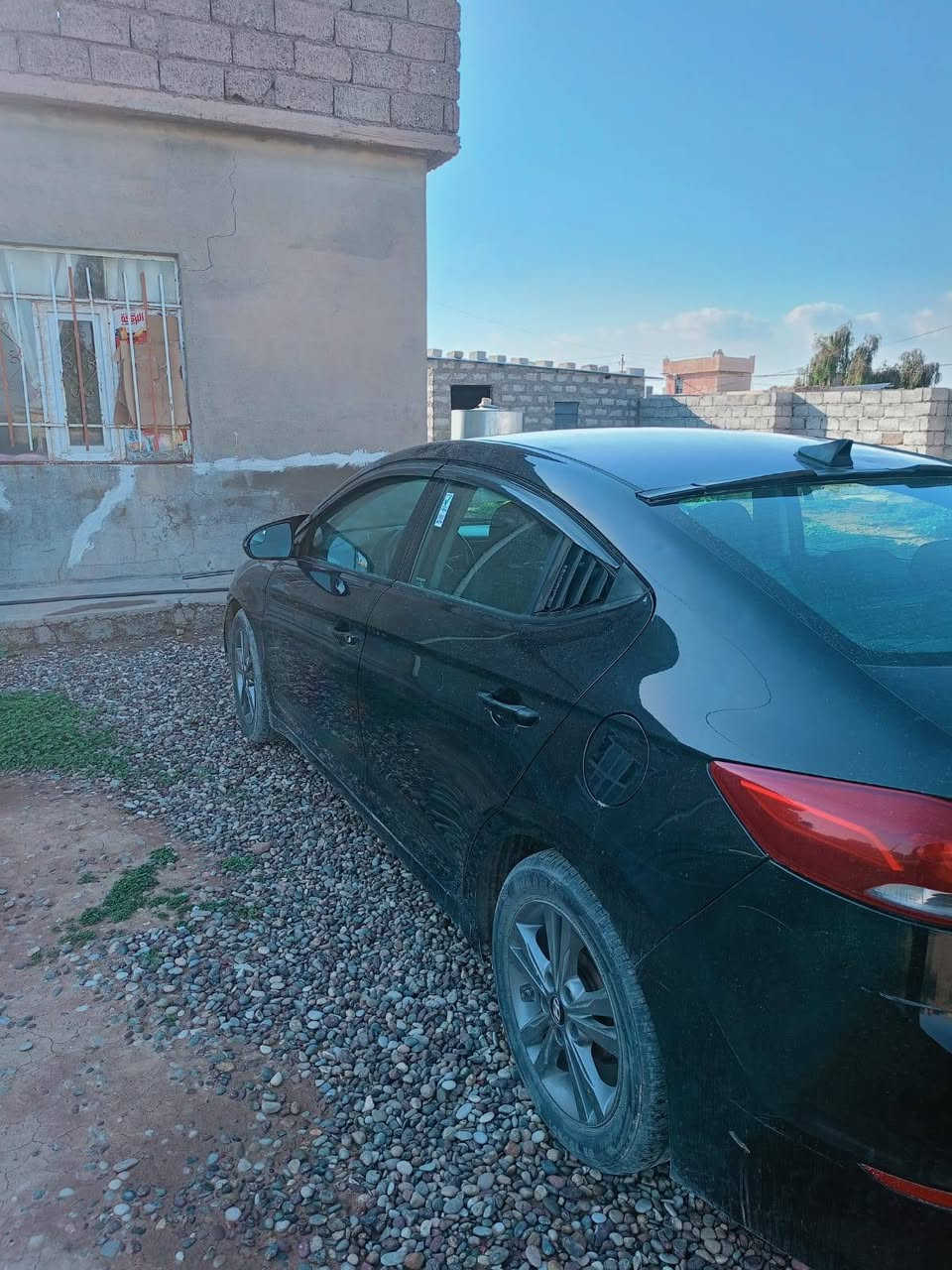 السلام عليكم لانتره موديل 17للبيع الضرر چاملغ أمامي بونيد شرط بدون دواخل رقم جديد سنويه 28 هزه جديد شرط التحويل والوكالة  ***********. بي واتساب
