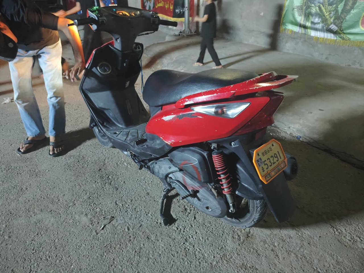 السلام عليكم ورحمه دراجه لبيع كفرات اصولي كلشي مامبدل بيها دراجه نكره اشاير شغاله 
بيها بس بكن غير هاذ العطل كلشي مابيها دبل شغال اشاير  ***********
