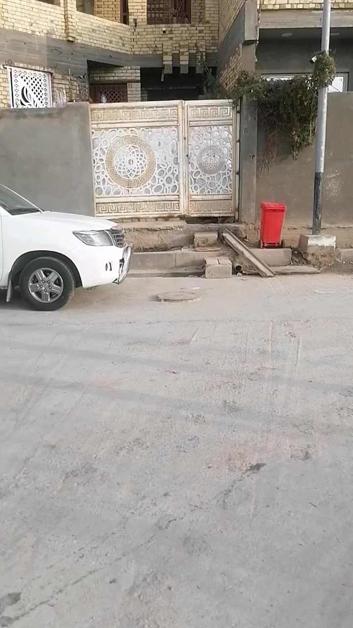 السلام عليكم
دار للبيع منطقة شياع قرب مدرسة الواثقين طابقين وبيتونه بناء حديث مقابل حديقة عامه مساحة ٢٠٠ متر للاتصال ***********
