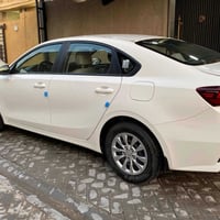 سيراتو 2024 كفاله عامه ماشيه 29 الف مواصفات عاديه محرك 2000 كير at مكا...