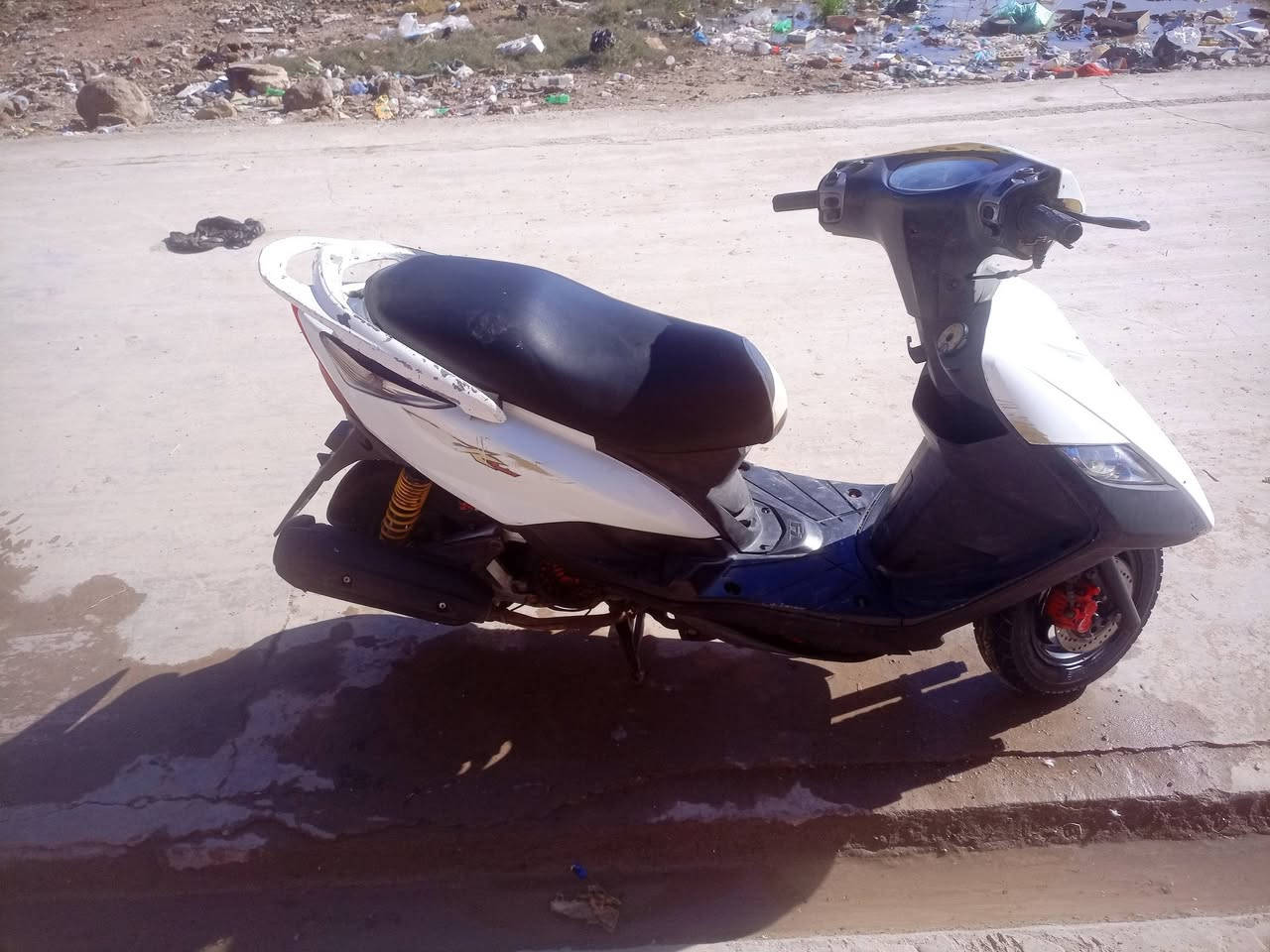 سلام عليكم ثعلب ١٤٠ كاملة مابيهة نقص مكينة مامفتوحة شلعة معدل نقصهة فقط هورن وكيج سرعة كلهة شغالة دراجة بلادية سعرهة ٤٥٠قفل شغالة سلف وهندر مكاني مدينة الصدر شارع الداخل حي طارق ***********
