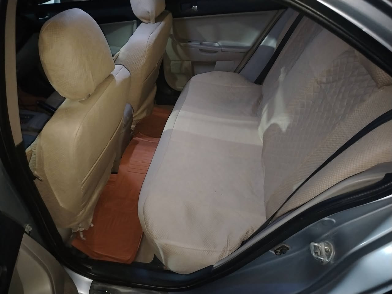 لانسر صالون قرش موديل١٦ للبيع وارد خليجي الرقم بابل تخم تاير ومحرك وكير تدفئ وتبريد فول وحدادية فقط صبغ صفحة السائق بدون ضربه  السعر خاص او على الأرقام التالية ***********او ***********
